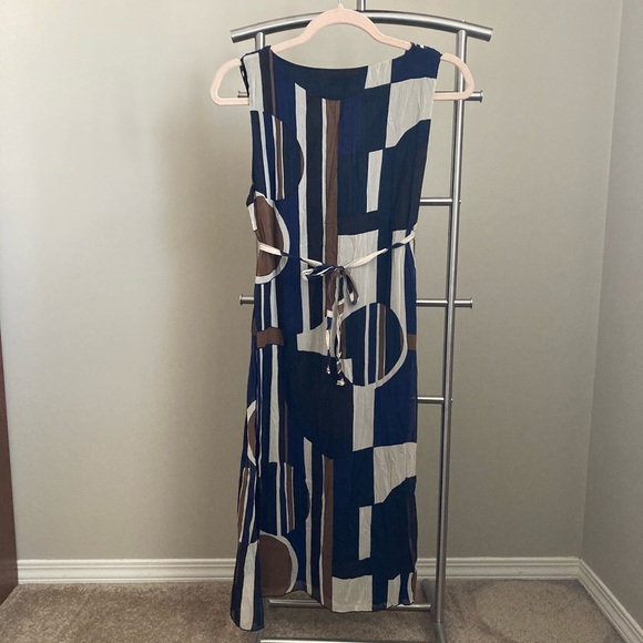 Sleeveless Dress - Picture 2 of 3